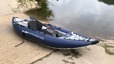 Profi-Angelboot Kajak 1er Aquaglide Blackfoot Angler 110 HB plus Zubehörpaket  - Bild 1 von 4