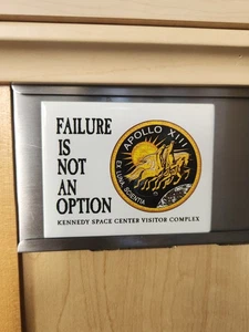 Apollo XIII Kühlschrankmagnet Fehler ist keine Option Kennedy Space Center Souvenir - Bild 1 von 4