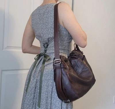 Bolso convertible de cuero marrón Rough & Tumble Borough Foto 1 de 4