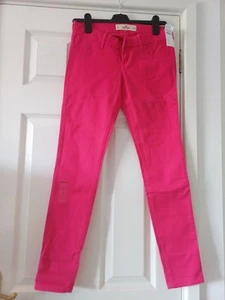 Hollister Fuscia Jeans - Picture 1 of 3