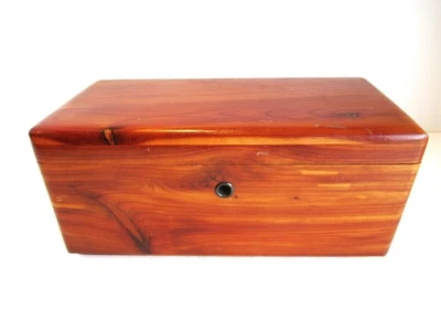 Vintage Miniature Lane Cedar Chest Gustine Furniture Co. Hinged Lid 4"x9"x4.25" - Image 1 of 4