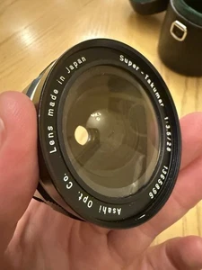 Super- Takumar 1:3.5/28 #1365896 made in Japan Near mint condition. With Case - Picture 1 of 5
