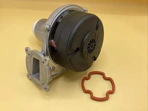 Viessmann Gas Valve Pt No: 7842357 Fan Assembly Pt No: 7842356 F&F - Picture 1 of 6