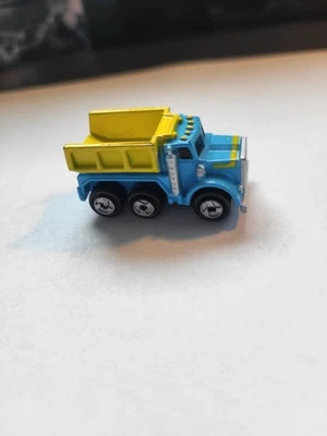 Винтажный строительный самосвал GALOOB MICRO MACHINE 1980-е гг. Светло-синий и желтый - Изображение 1 из 4