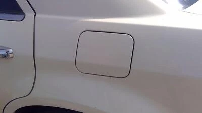 2005-2010 Chrysler 300 Fuel Tank Door With Hinge Gas Lid Oem Filler White Pwg - Image 1 of 4