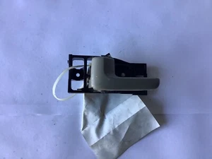 00 Toyota Tundra L/R Left Rear In Side Door Handle Grey 5-1-11-2M - Picture 1 of 4