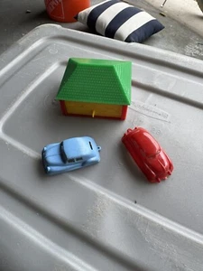 Wyandotte Toys Miniature Plastic Garage with Two Cars - Picture 1 of 1