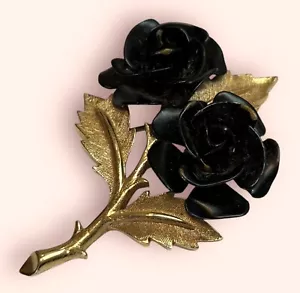 HTF Crown Trifari Carved Black Rose Floral Flower Gold Tone Brooch Pin - Picture 1 of 7