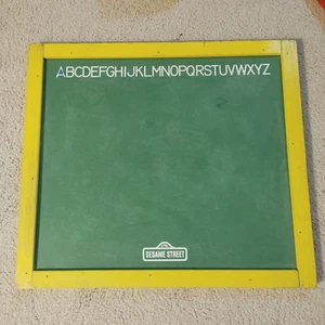 Vintage SESAME STREET Chalkboard /Dry Erase Board Wood Frame 17½"x15½" Excellent - Picture 1 of 2