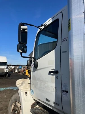 Hino Model 268 LH 2010 puerta blanca eléctrica Foto 1 de 4