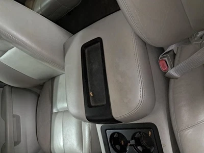 Consola SOLO REPOSABRAZOS compatible con camioneta Sierra 2500 11-14 409507 Foto 1 de 4