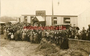 REAL PHOTO POSTCARD OF CROXDEN & HOLLINGTON SUNDAY SCHOOL TRIP, STAFFORDSHIRE - Picture 1 of 2
