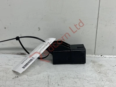 Реле модуля управления свечой накаливания FORD Transit Connect 2013-2023 9803299780 - Изображение 1 из 4