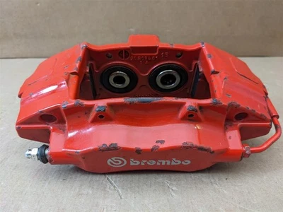 Pinza de freno lateral derecha pasajero trasero Brembo Jeep Grand Cherokee SRT8 2016 12-2016 Foto 1 de 4