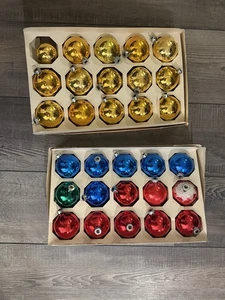 2 Stück Vintage Stechpalme Glas Weihnachtsschmuck 30 Karat Hergestellt in den USA Gold Rot Blau - Bild 1 von 8