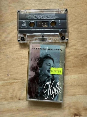Kylie Minogue – Enjoy Yourself Vintage Cassette Tape VG+ C34 - Imagem 1 de 2