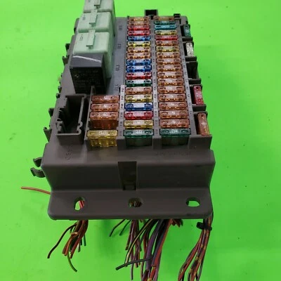 02-06 Mini Cooper relé de fusibles tablero caja de conexiones interior OEM con enchufes Foto 1 de 4