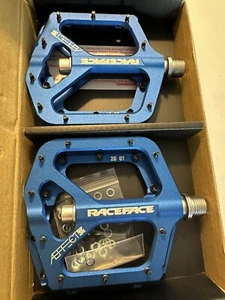 Race Face Aeffect MTB Pedal Set Blue 9/16" - Picture 1 of 3