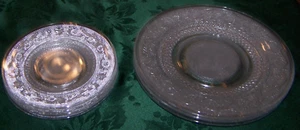 8 Trellis Fleur Di Lis Sandwich Glass Dinner & Dessert/Bread Plates 4 Of Each - Picture 1 of 2