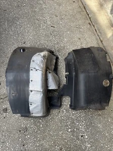 Juego de 2 protectores contra salpicaduras forro cuarto trasero derecho Ferrari 458 Italia 2011 09-15; - Imagen 1 de 3