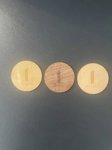 The 1 Hotel Key Card Disco rotondo in legno (3) - Foto 1 di 9