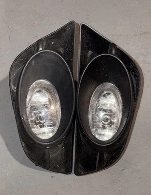 HONDA FIT 1.5 2009 2010 2011 FARO ANTINIEBLA CON BISEL DERECHO IZQUIERDO PAR USADO Foto 1 de 4