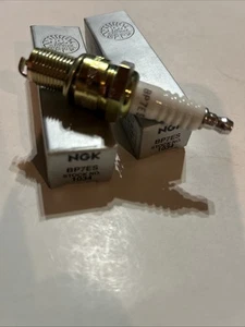 NGK 1034 Spark Plug BP7ES (2) Spark Plugs. New Old Stock- Free Shipping - Foto 1 di 8