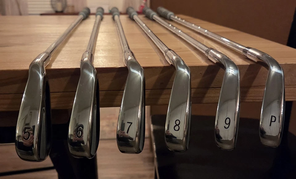 Juego de varillas flexibles de hierro de golf 5-PW R para diestros *Nuevo* Foto 1 de 4