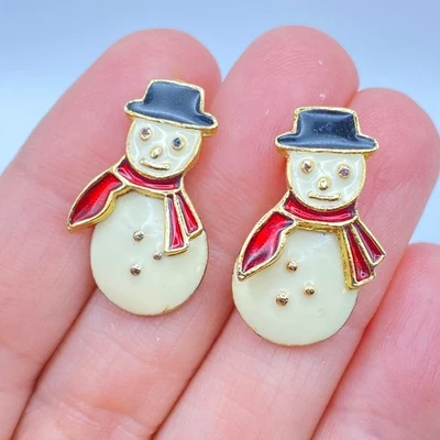Pendientes Muñeco de Nieve Articulados Esmalte Crema AVON 1995 De Colección Bufanda Roja Sombrero Negro Foto 1 de 4
