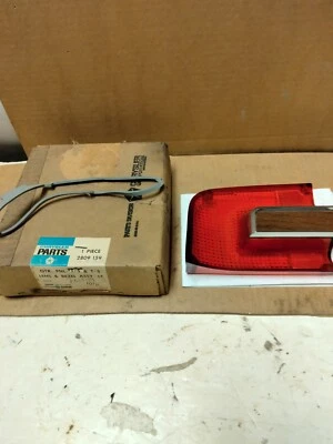 Lente lámpara trasera Mopar NOS (exterior en panel 1/4) Lt. 68 Plymouth Fury III S/Wagon Foto 1 de 2