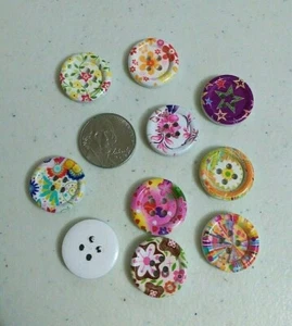 Pkg of 10 FLORAL / STARS 4-hole Wooden Ring Buttons 3/4" (20mm) Craft (0151) - Picture 1 of 2