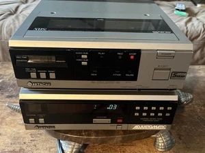 Hitachi VTTU8A 5 Head Portable VCR Video Tuner Retro 1980s Vintage | For Repair - Picture 1 of 11