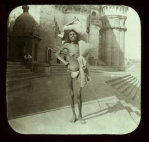 1905 Lanterna diapositiva intitolata digiuno fanatico, Benares, India di W. A. Morse Chicago - Foto 1 di 3