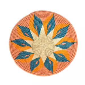 Cesta de sisal tejida a mano naranja y verde azulado Eswatini - Imagen 1 de 8