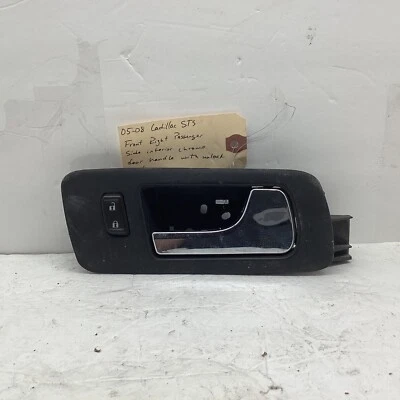 Cadillac STS 2005-2008 manija de puerta cromada interior del lado del pasajero delantero derecho Foto 1 de 4