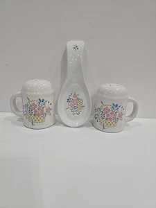 Vintage Corning Country Basket Cornflower Salt And Pepper Shaker & Spoon Dish - Picture 1 of 4