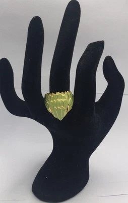 Anillo de cóctel grande águila esmaltada verde Kurt Geiger - talla 7 Foto 1 de 2