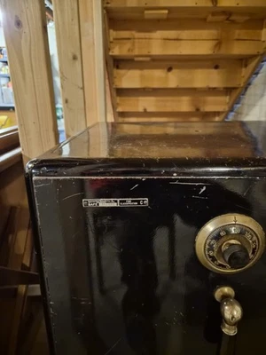 Caja fuerte de piso comercial Foto 1 de 4