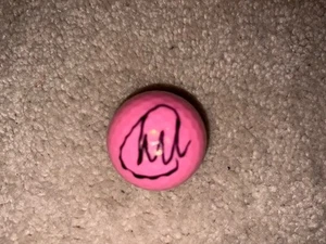 LPGA MUJER TOUR CHARLEY CASCO FIRMADO BRIDGESTONE LOGO NUEVO ROSA PELOTA DE GOLF CERTIFICADO DE AUTENTICIDAD - Imagen 1 de 3