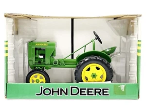 1/16 John Deere Unstyled Model L Tractor - Picture 1 of 3