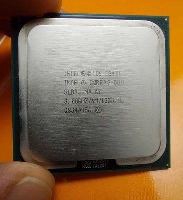 Processore Intel E8400 Dual Core 2 Duo 3.0GHz CPU - Immagine 1 di 2