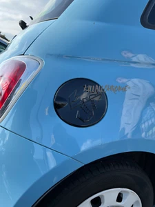 Abarth NEGRO BRILLANTE 3D GASOLINA GAS COMBUSTIBLE TAPA EMBELLECEDOR 500 595 SCORPION STOCK REINO UNIDO - Imagen 1 de 5