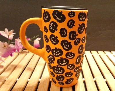 TAZA DE CAFÉ DE VIAJE TELARAÑAS Y CALDEROS CALABAZA JACK-O-LANTERN Foto 1 de 4