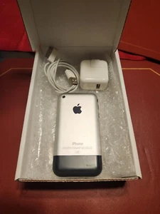 Apple iPhone 1st Generation 8GB Collectible Item!!A1203 GSM !!! Read 👇🏻👇🏻 - Afbeelding 1 van 16
