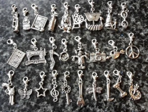 Clip On Charms für Armbänder Reißverschlüsse Taschen Schlüsselring. - Bild 1 von 108