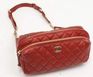 Riñonera Chanel acolchada piel de cordero roja herrajes dorados 28373806 - Imagen 1 de 22