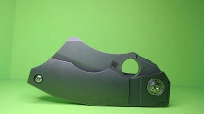 Spyderco Stovepipe CPM-20CV Titanium Handles Cleaver Blade C260TIP - Image 1 of 4