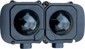 Radary ACC Distronic Volkswagen Touareg II Lift 7P6907541C / 7P6907561C - Picture 1 of 2
