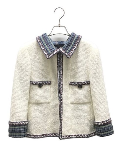 Giacca tweed Chanel con bottoni cocco