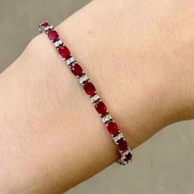 Bonito brazalete de tenis para mujer de rubí simulado de corte ovalado de 8 quilates enchapado en oro blanco de 14 k Foto 1 de 4